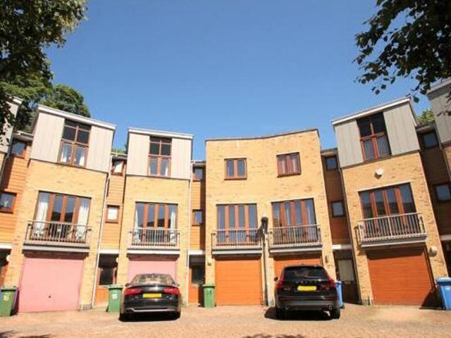 House for rent in Farnborough, Hampshire
