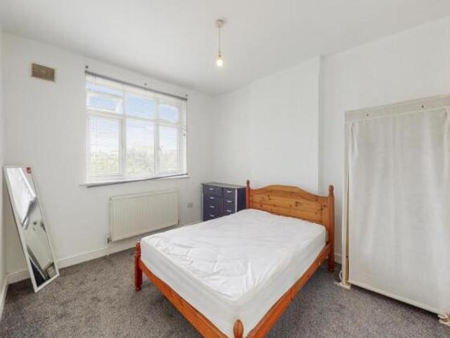 Cottage for rent in Tooting Graveney, Greater London