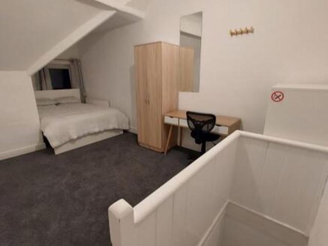 Cottage for rent in Stoke-on-Trent