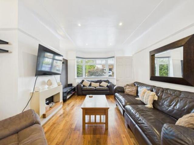 Cottage for rent in Calderstones