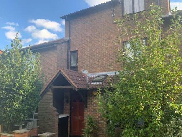 House for rent in London Borough of Hounslow, Greater London