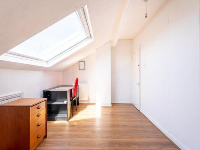 Cottage for rent in Harehills, Leeds