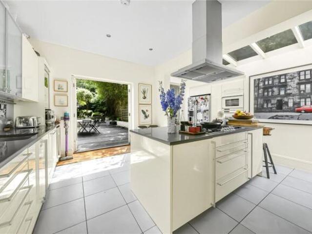 Cottage for rent in Hampstead, Greater London