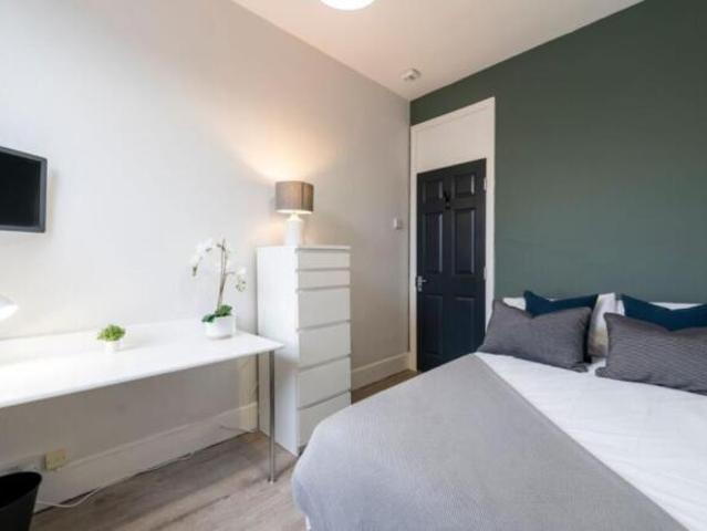 Cottage for rent in Newcastle, Leslie