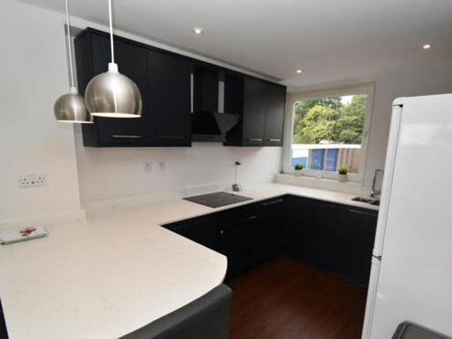 House for rent in Abbey End, Green Close
