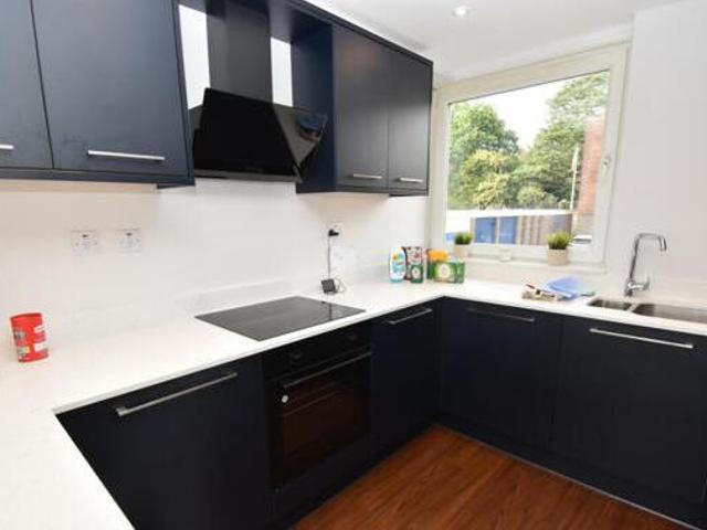 House for rent in Abbey End, Green Close