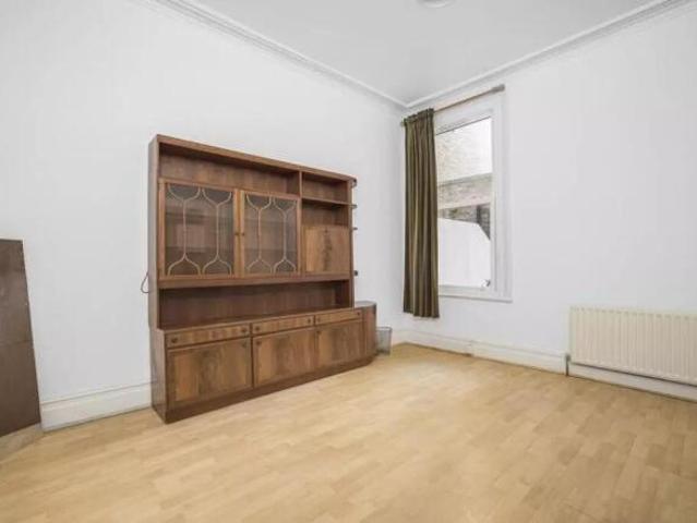 Cottage for rent in Cat Hill