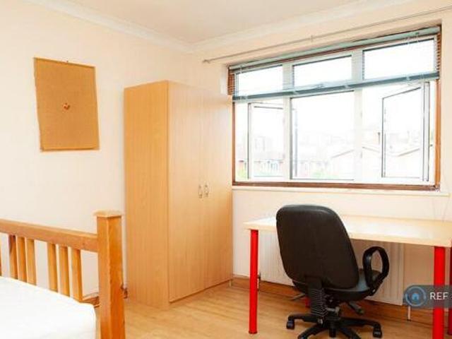House for rent in Kingston Upon Thames, Greater London