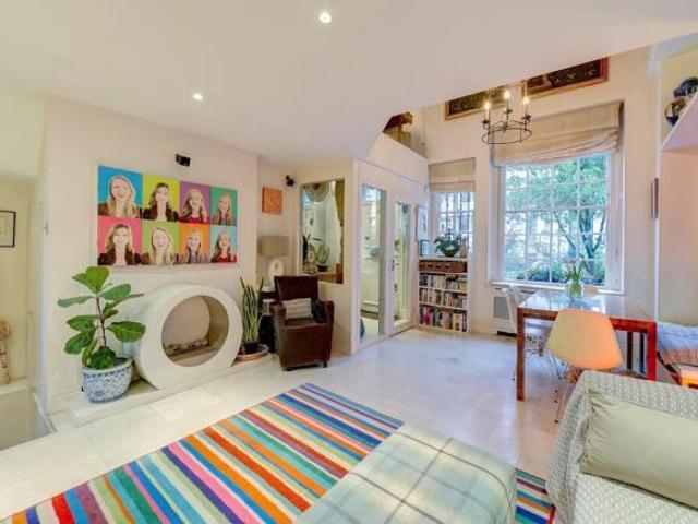 Cottage for rent in Notting Hill, Greater London