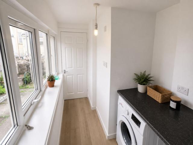 Cottage for rent in Lipson, Mount Wise
