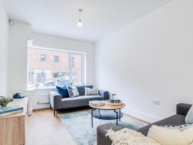 House for rent in Calderstones
