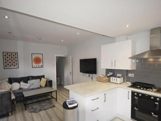 House for rent in Calderstones