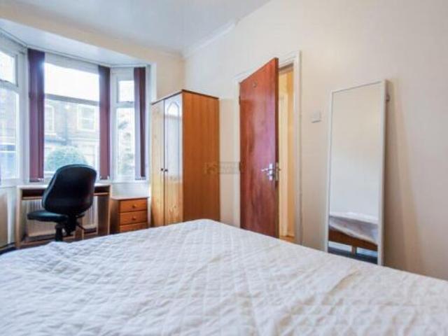 Cottage for rent in Metchley, Birmingham