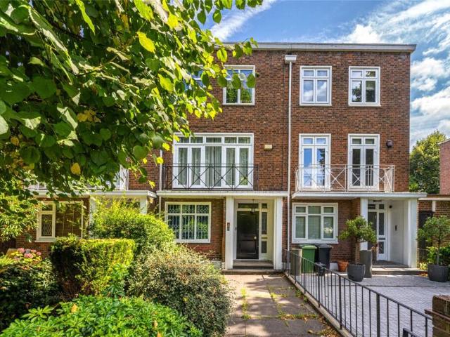 Terraced House for rent in St John's Wood