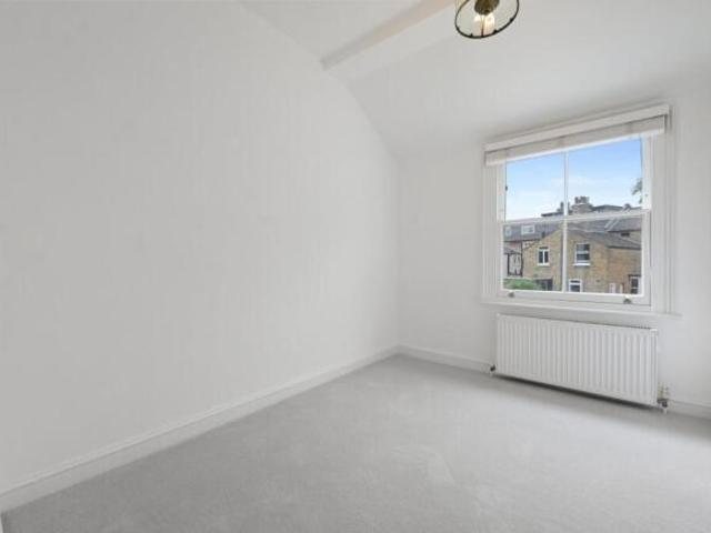 Cottage for rent in Cat Hill