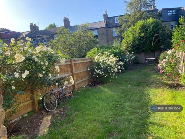 Cottage for rent in Cat Hill