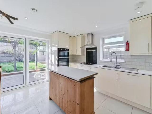 House for rent in London Borough of Merton, Mitcham