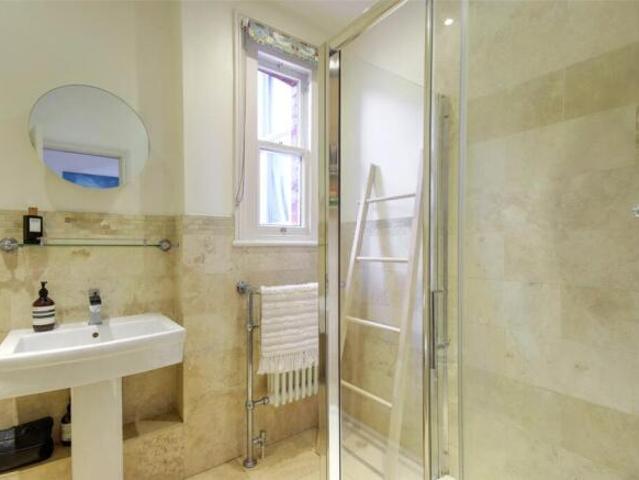 Cottage for rent in St James, Sandown Park
