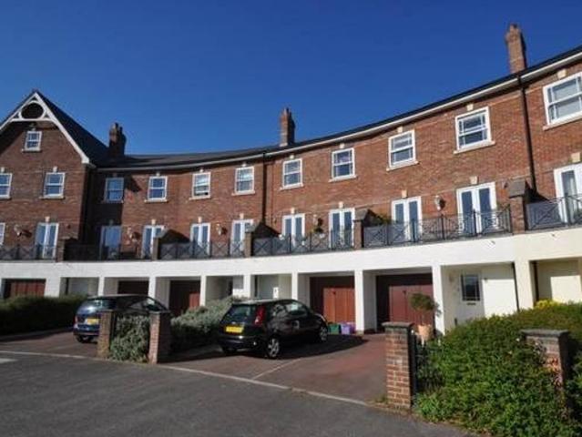 House for rent in Surrey, England