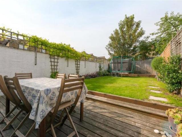 Cottage for rent in Cat Hill