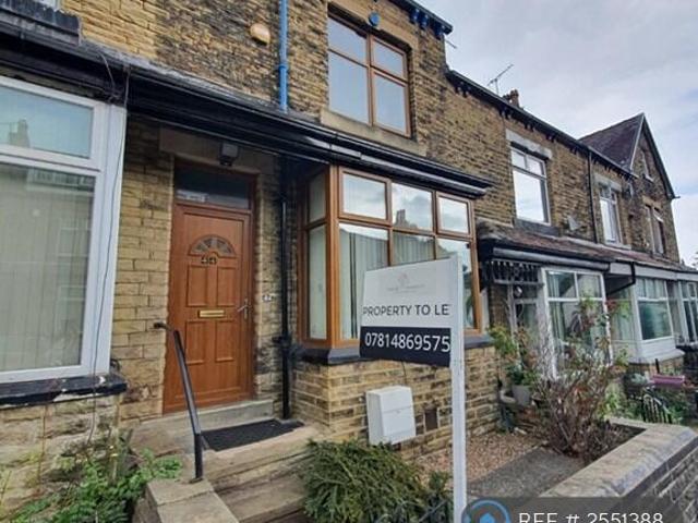 Terraced House for rent in Shipley
