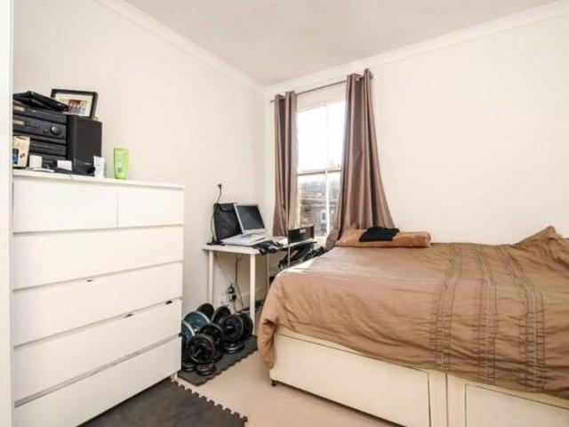 Cottage for rent in Tooting Graveney, Greater London