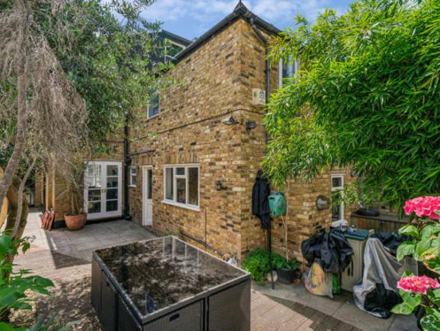 Cottage for rent in Cat Hill