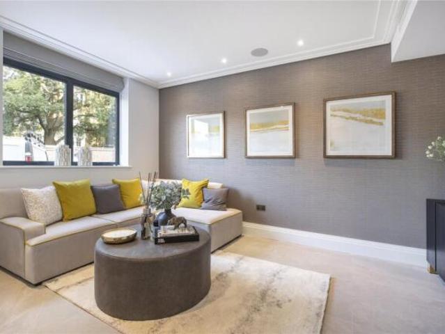 Cottage for rent in Wimbledon, Greater London