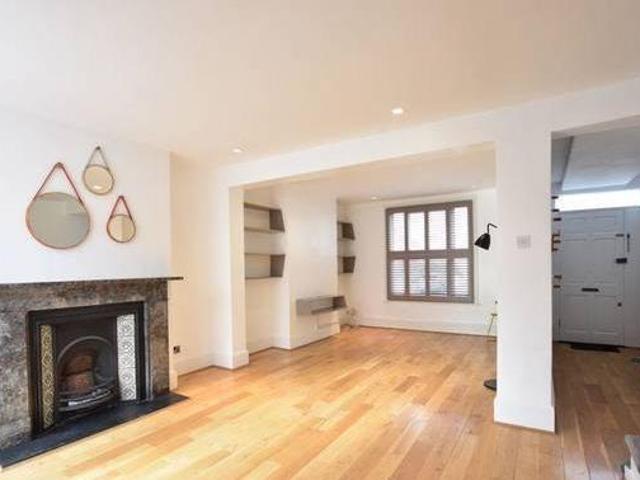 House for rent in Surrey