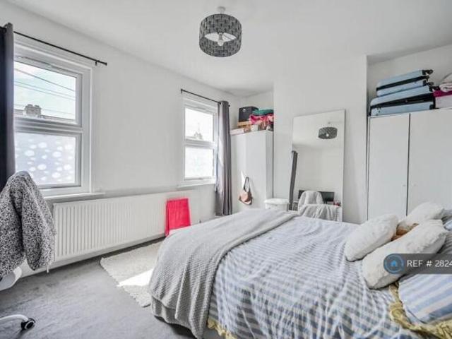 Cottage for rent in Cat Hill