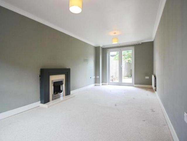 Cottage for rent in Swindon