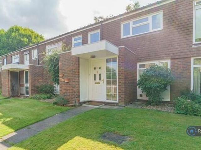 House for rent in Woodhatch, Red Hill