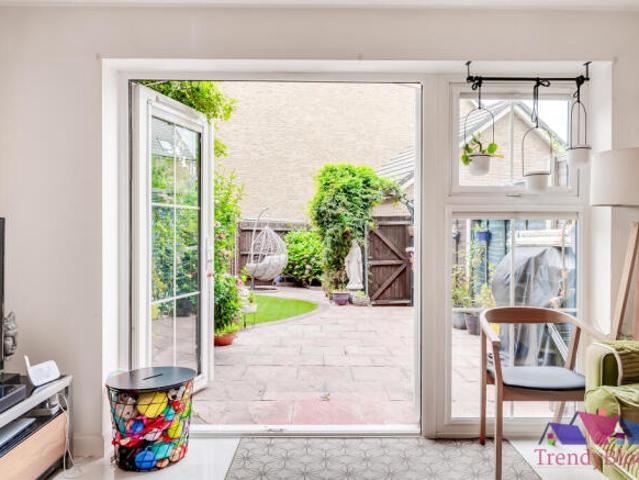 Cottage for rent in Monks Orchard, Kent