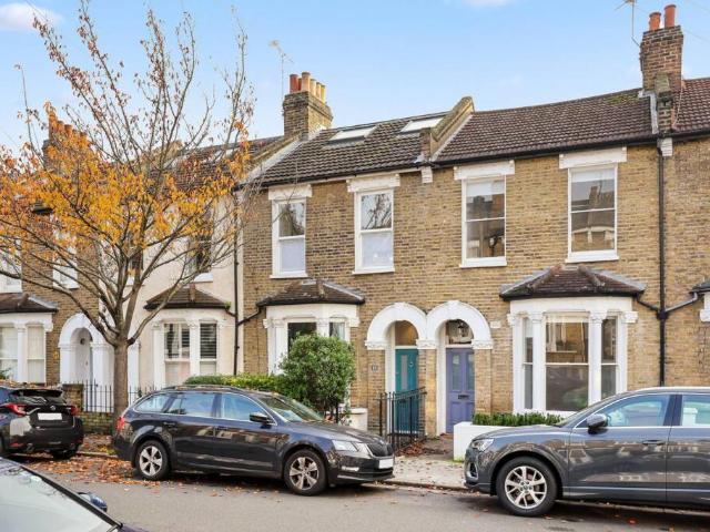 Terraced House for rent in East Dulwich