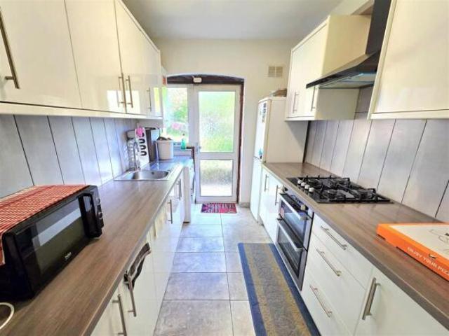 Cottage for rent in Wembley, Greater London