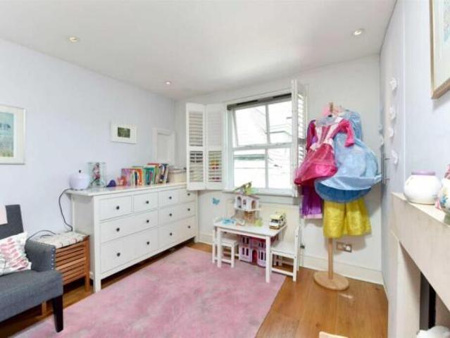 Cottage for rent in London Borough of Wandsworth, Greater London