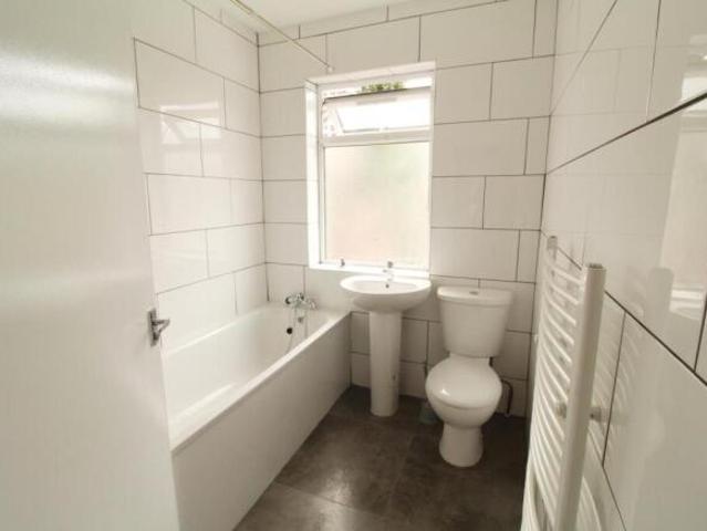 Cottage for rent in Leyton, Greater London