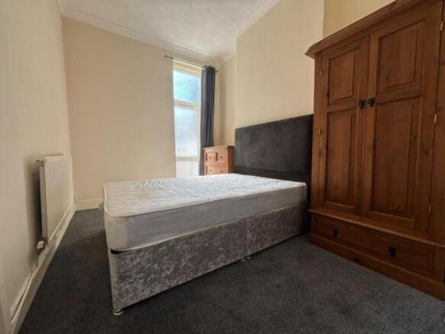 Cottage for rent in Pengam Green, Falcon Lodge