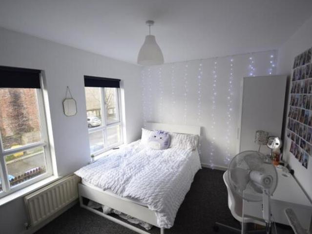 Cottage for rent in Calderstones