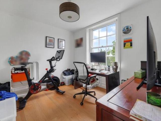 Cottage for rent in Stratford Marsh, Greater London