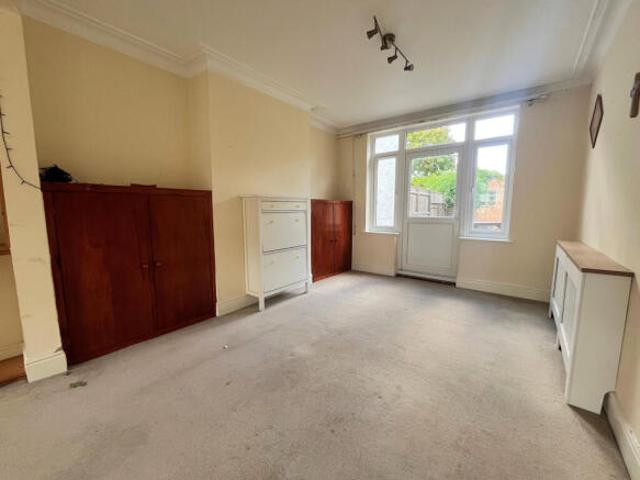 Cottage for rent in East Finchley, Greater London