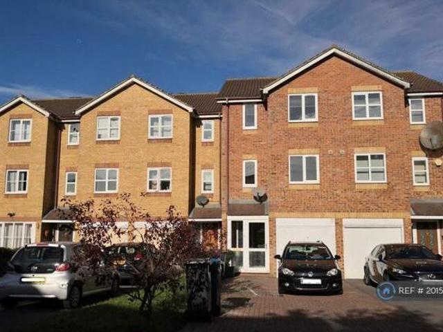 House for rent in Blackhills, Surrey