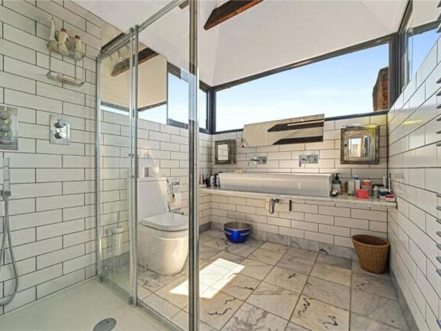 Cottage for rent in South Hackney, Greater London