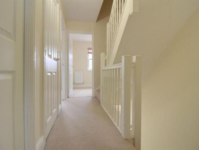Cottage for rent in Swindon