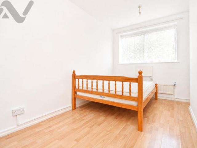 Cottage for rent in Wood Green, Greater London