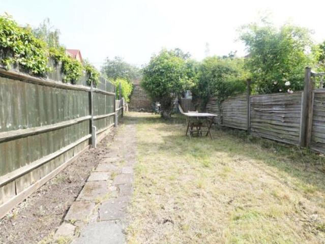Cottage for rent in Tooting Graveney, Greater London
