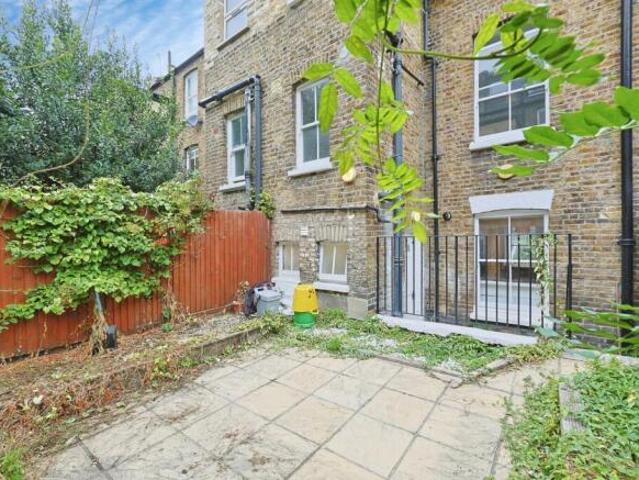 Cottage for rent in Cat Hill