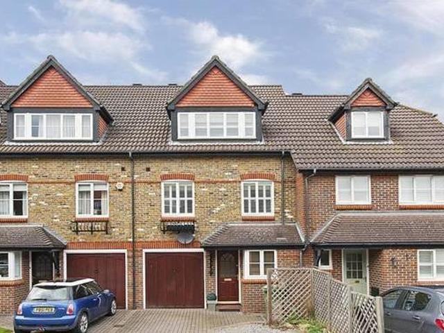 House for rent in Surrey