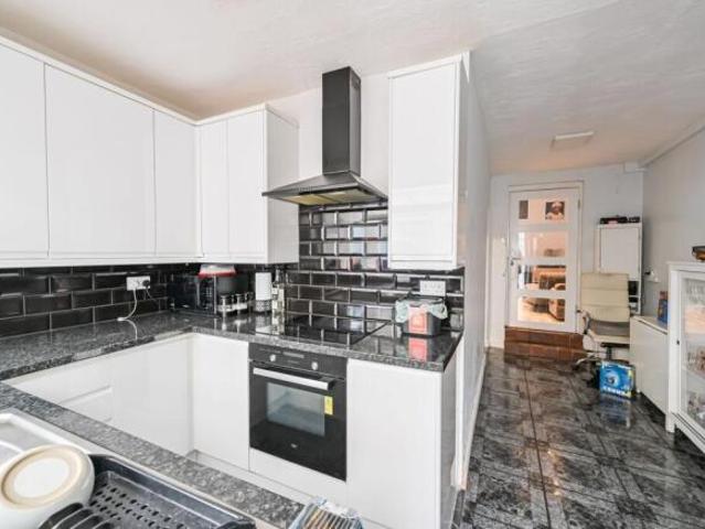 Cottage for rent in Edmonton, Greater London