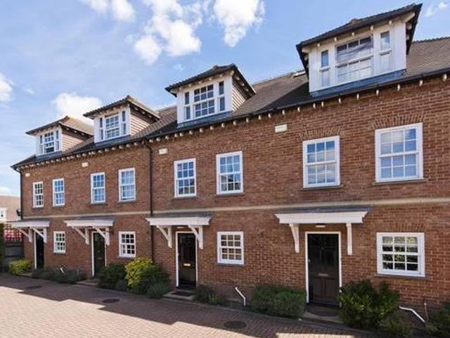 House for rent in Surrey
